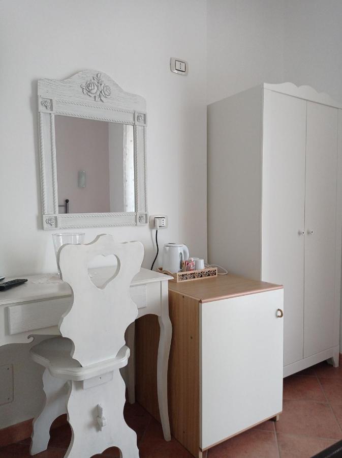 B&B Le Rose Санта-Мария-ди-Кастеллабате Экстерьер фото