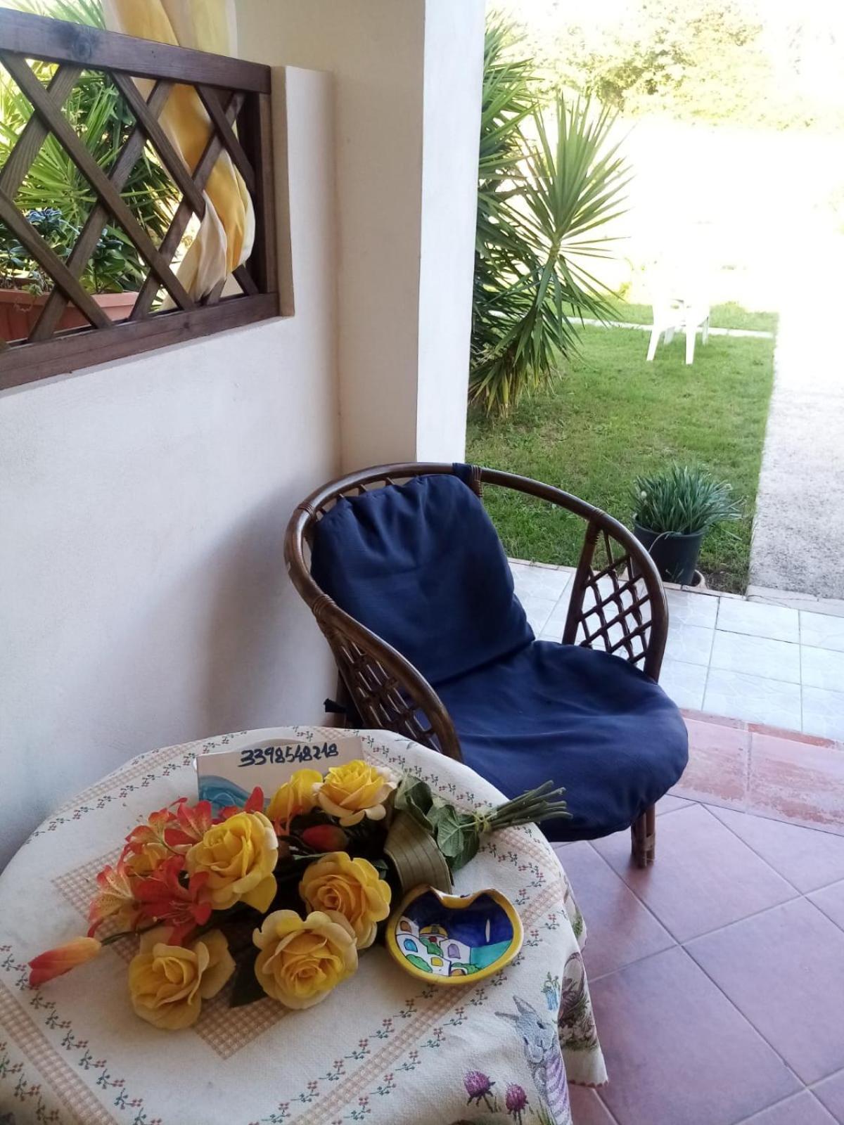 B&B Le Rose Санта-Мария-ди-Кастеллабате Экстерьер фото