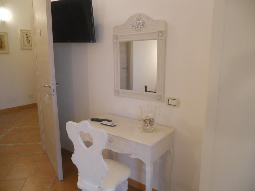 B&B Le Rose Санта-Мария-ди-Кастеллабате Экстерьер фото