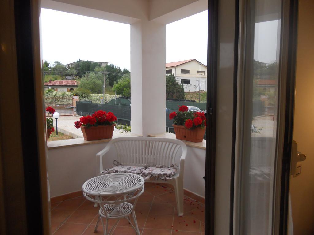 B&B Le Rose Санта-Мария-ди-Кастеллабате Экстерьер фото